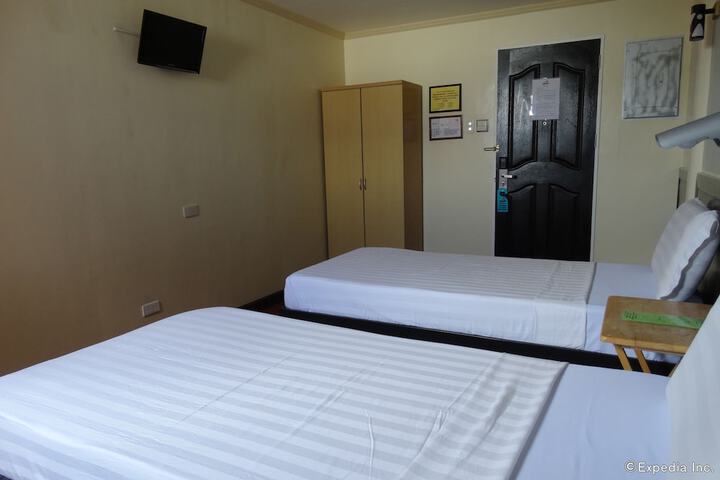 Room 12 of 36
