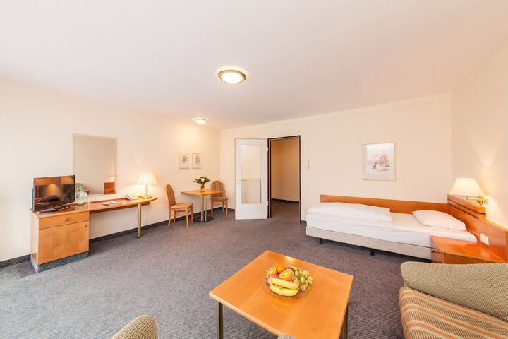 Room 14 of 60