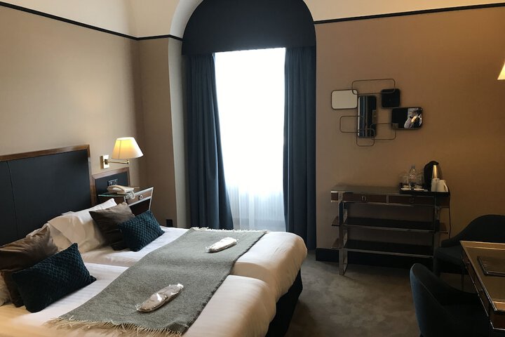 Room 4 of 62