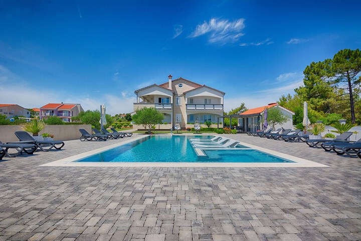 Pool 42 of 61