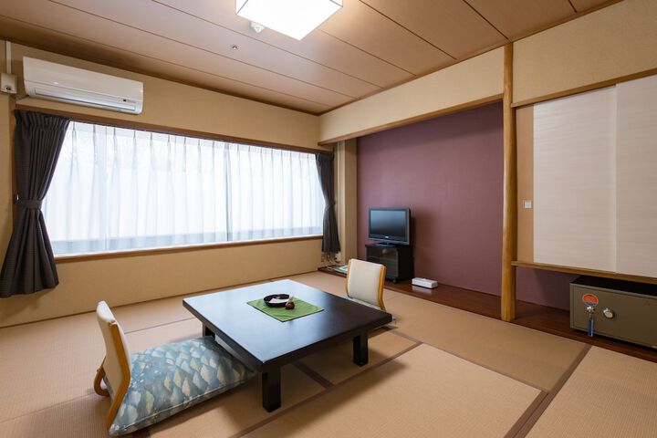 Room 9 of 122