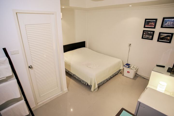 Room 22 of 65