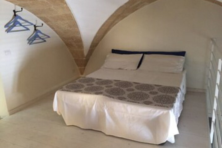 Room 10 of 19