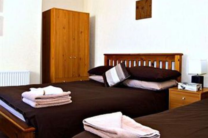 Room 4 of 6