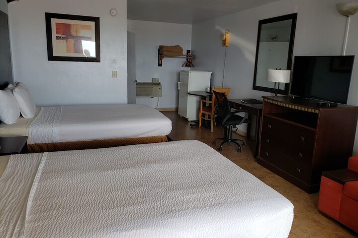 2 Double Beds (3 of 5)