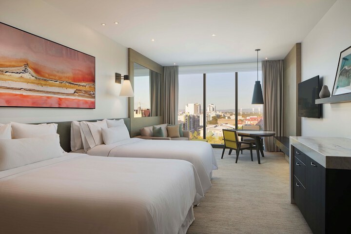 Room 4 of 116