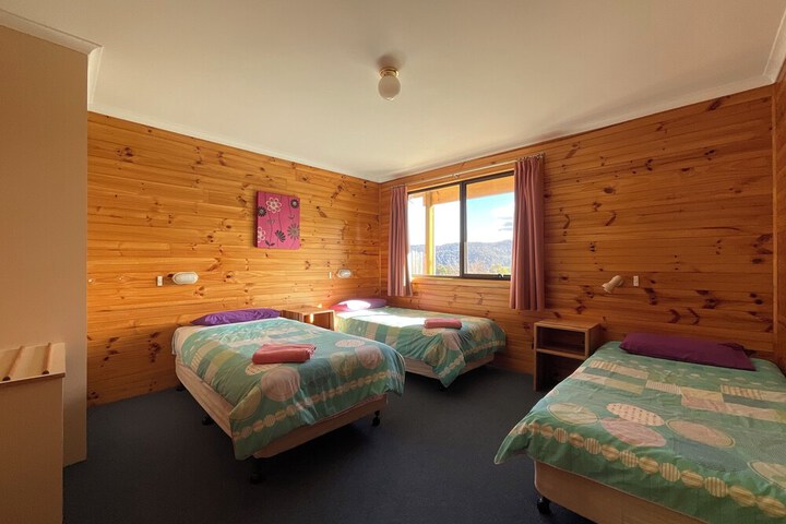 Room 3 of 66
