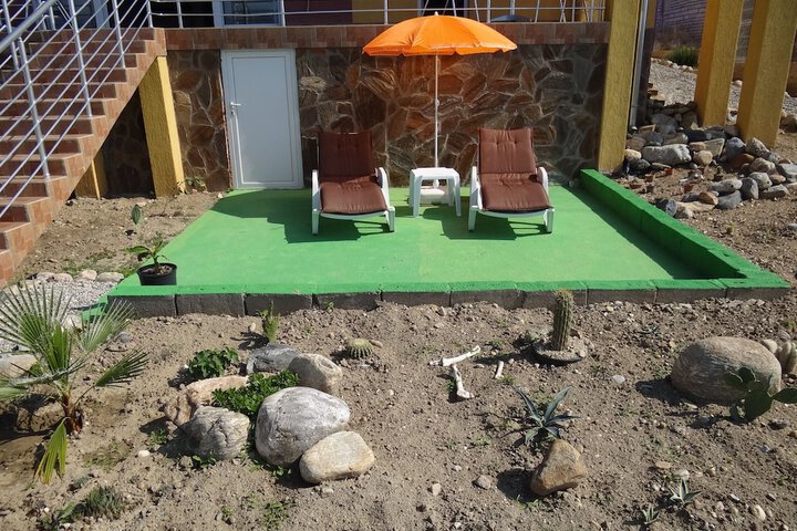 Sundeck 3 of 21