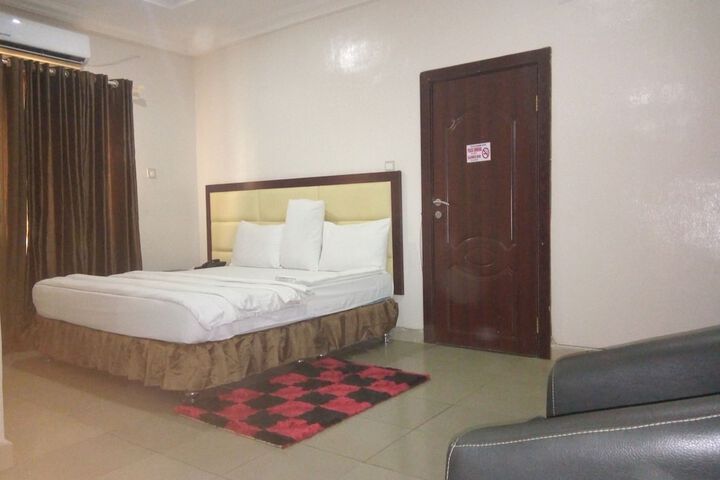 Room 5 of 26