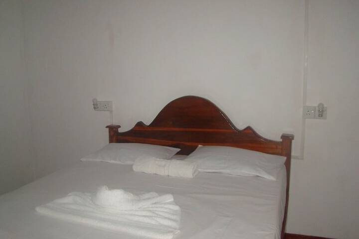Room 4 of 31