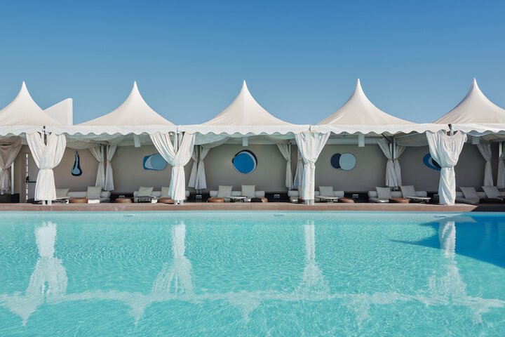 Pools & Facilities