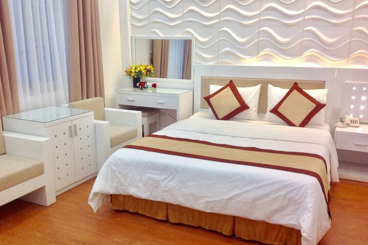 Room 11 of 22