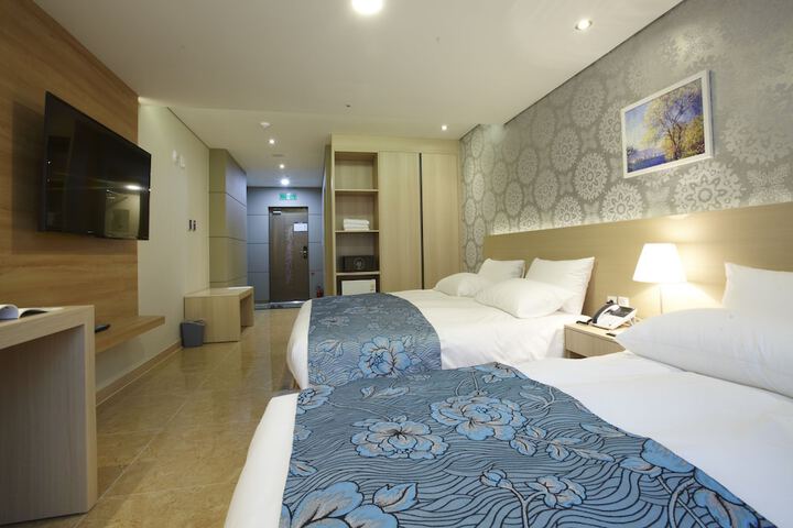 Room 35 of 78