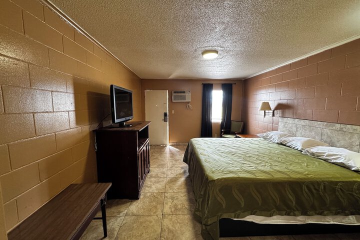 Room 7 of 43