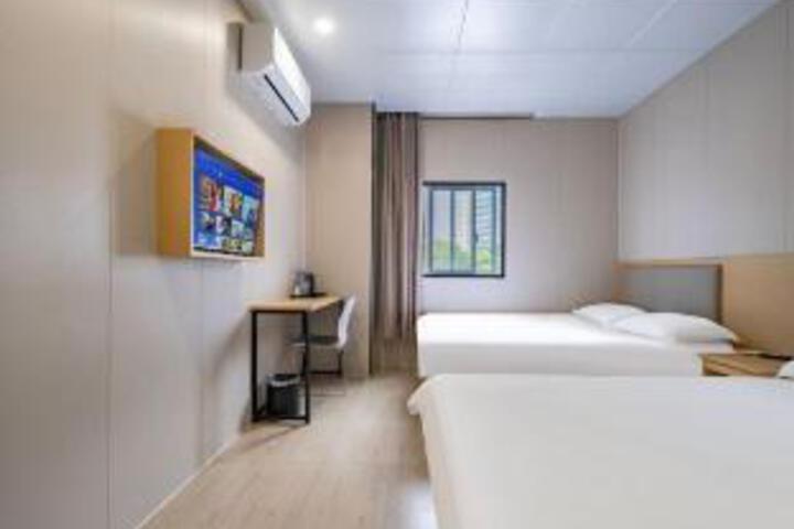 Room 10 of 10