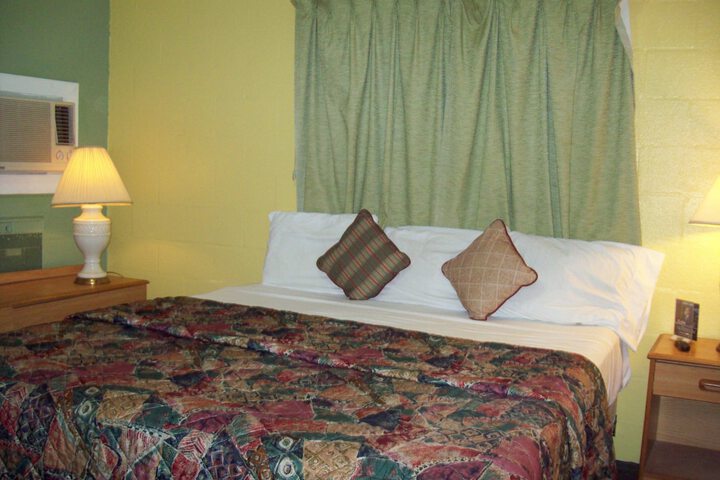 Room 32 of 40