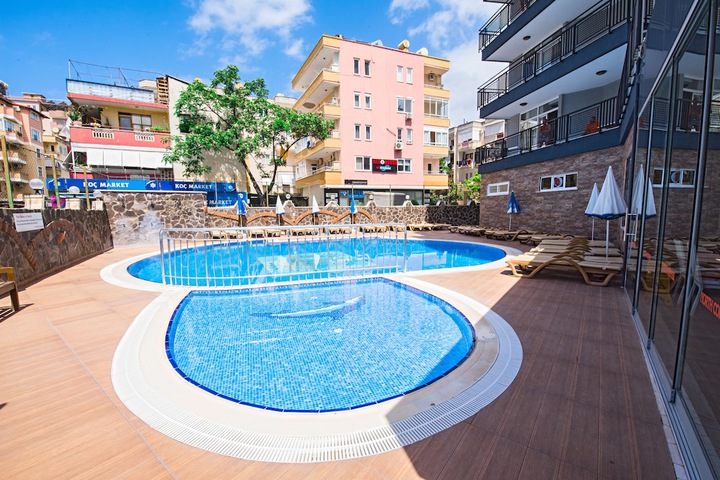 Pool Hotel