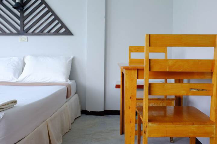 Room 13 of 23