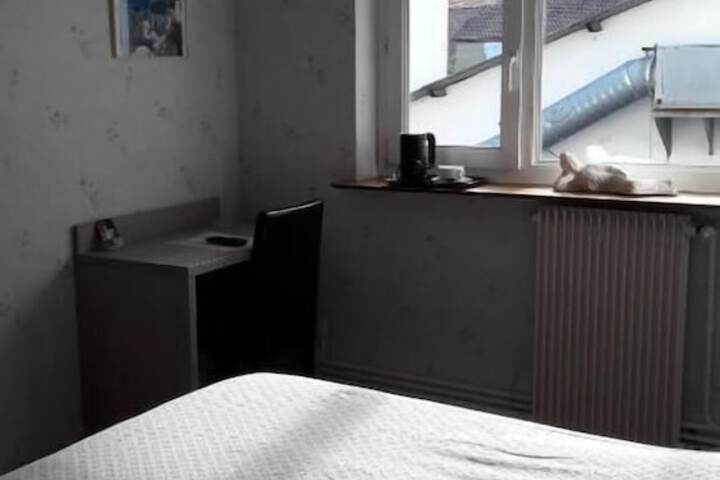 Room 5 of 13