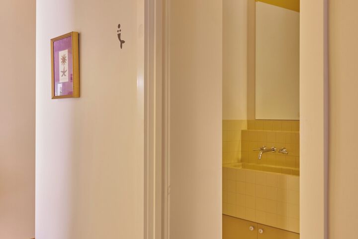 Room 6 of 44