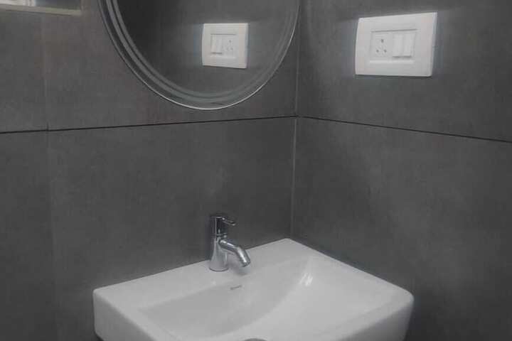 Room 25 of 41