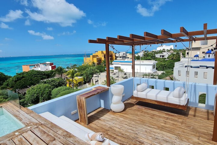 CASA REYES Stunning Rooftop Oceanview