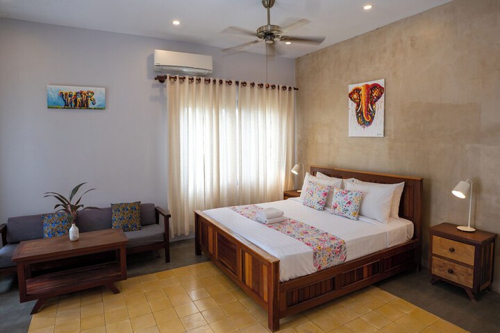 Room 8 of 30