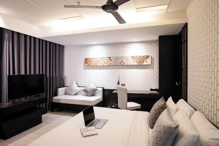 Room 17 of 93