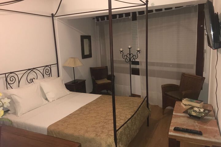 Room 27 of 98