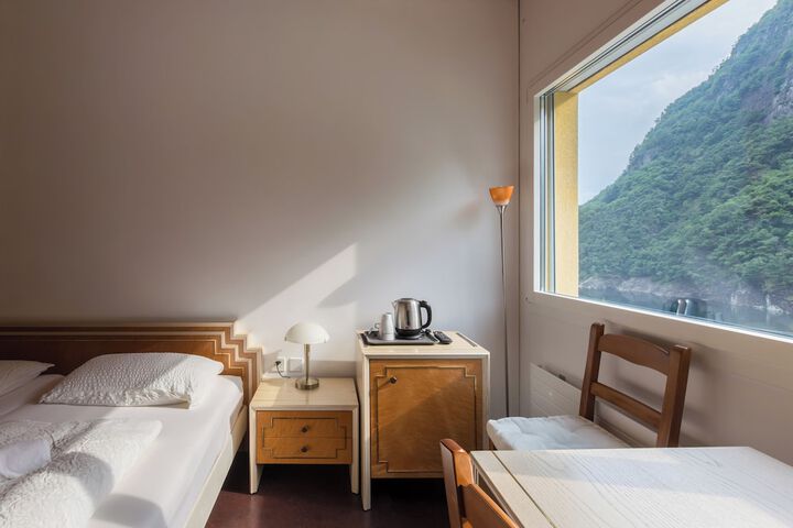 Room 7 of 39