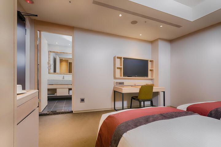 Room 15 of 105