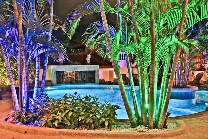 Pool 33 of 59