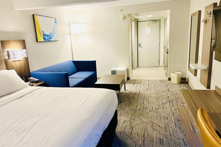 Standard King Bed Accessible (5 of 10)