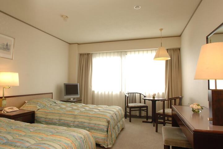 Room 11 of 26