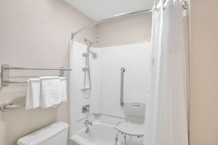 Room 12 of 15