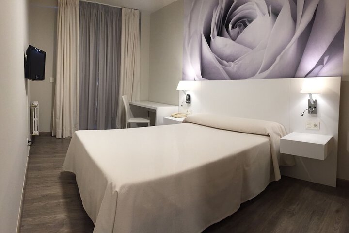 Room 8 of 25
