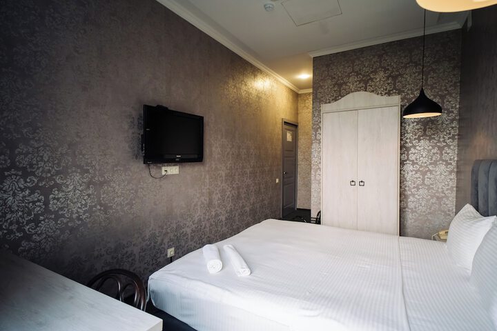 Room 82 of 163