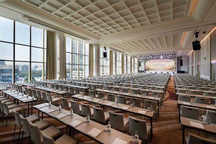 Ballroom/Hall 87 of 100