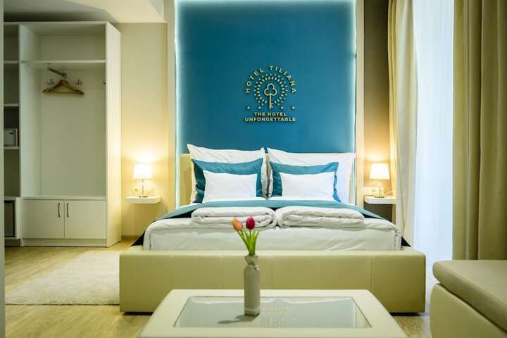 Room 15 of 108