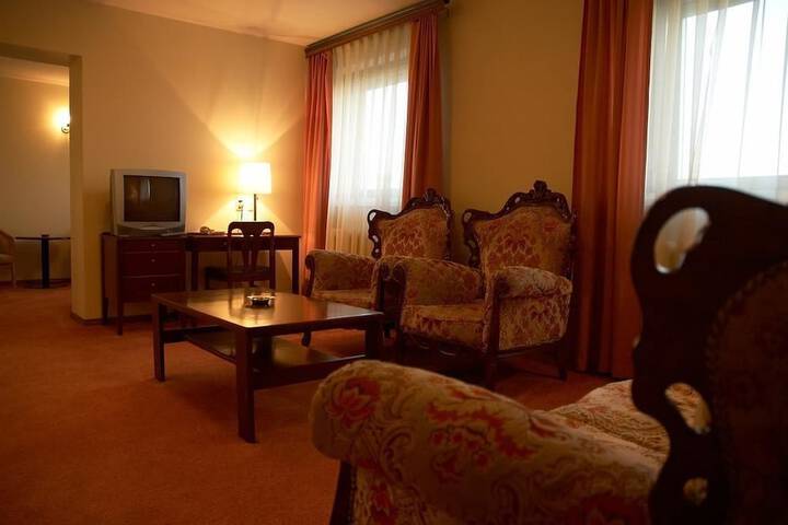 Room 17 of 34