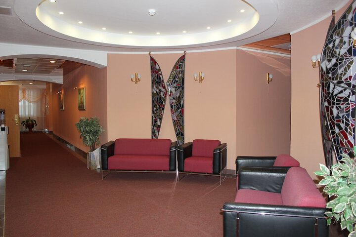 Ballroom/Hall 96 of 108
