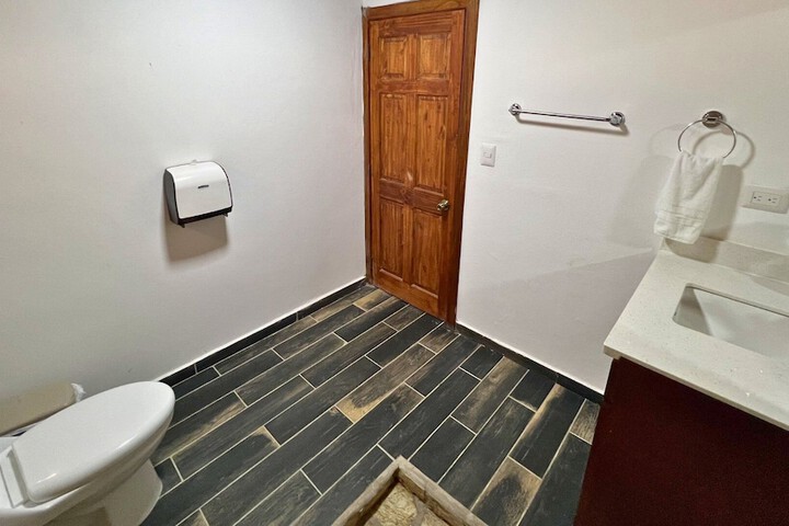 Room 48 of 108
