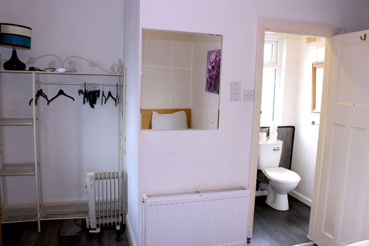 Room 64 of 106