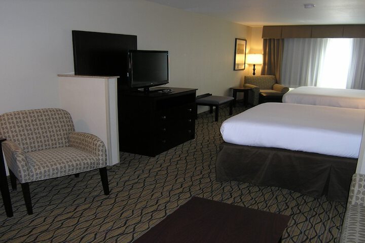 1 King Bed (7 of 11)