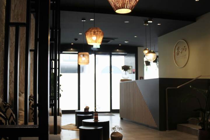 Entrance & Lobby