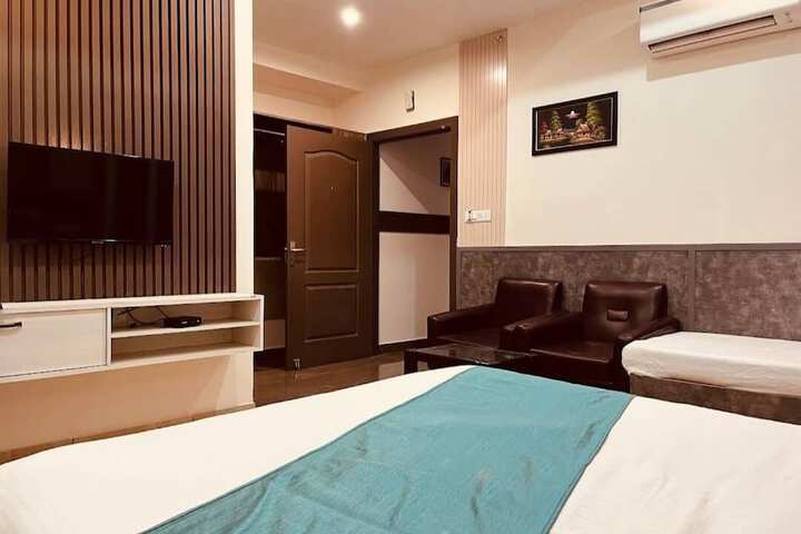 Room 13 of 29