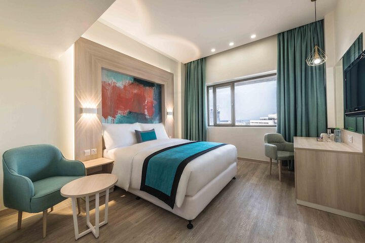 Room 6 of 36
