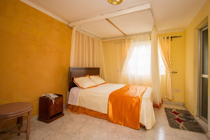 Room 7 of 16