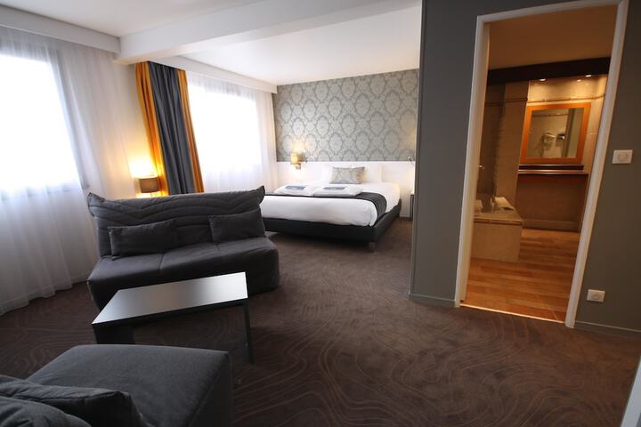 Room 19 of 50
