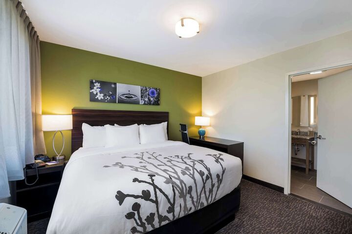 Room 11 of 40
